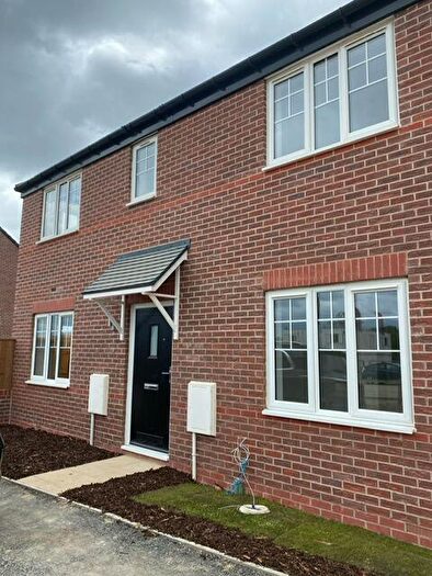 3 Bedroom House To Rent In Ash Close, Holmewood, Chesterfield, S42