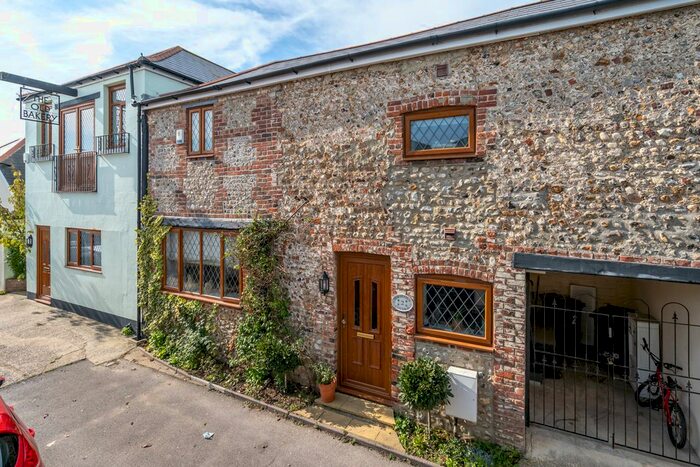 1 Bedroom Cottage To Rent In Bakery Lane, Bognor Regis, West Sussex., PO21