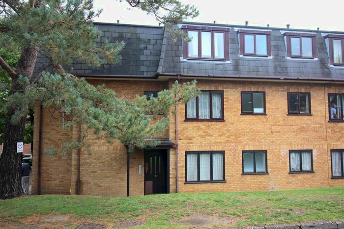 1 Bedroom Flat To Rent In Ronley Court, Hillingdon Avenue, Sevenoaks, TN13