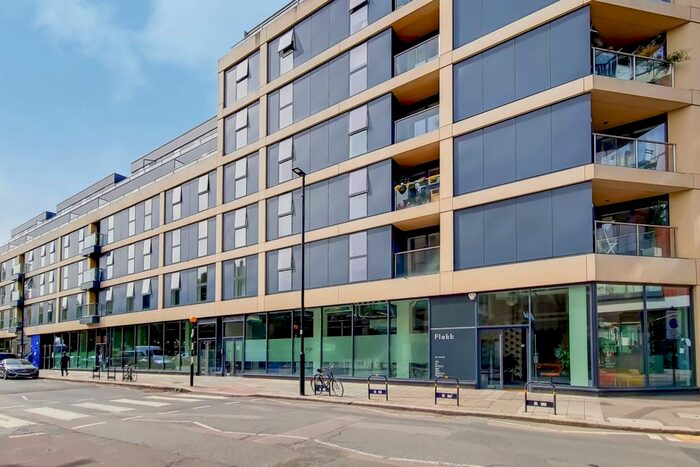 3 Bedroom Flat To Rent In Dance Square, Clerkenwell, London EC1V