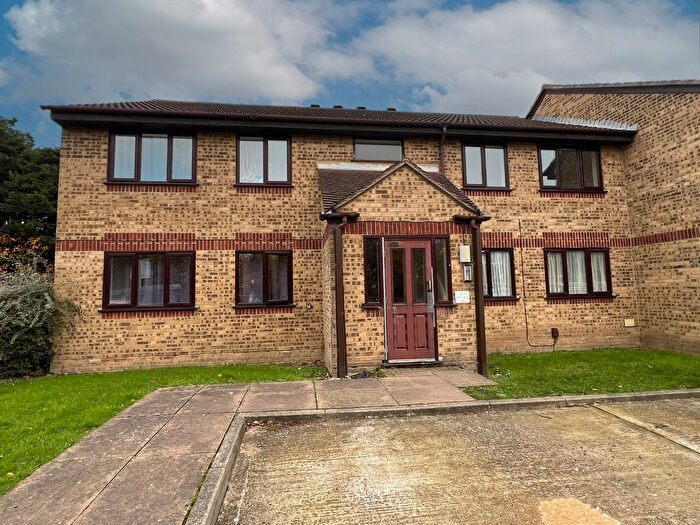 2 Bedroom Flat To Rent In Conway Gardens, Grays, RM17