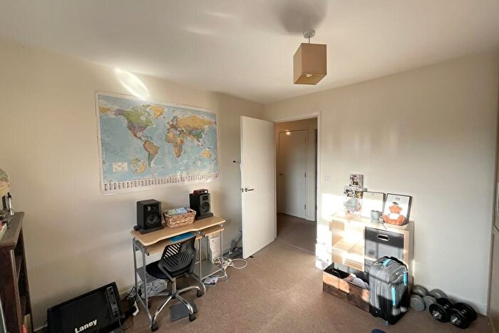 2 Bedroom Flat For Sale In Lambrell Avenue, Kiveton Park, Sheffield, S26
