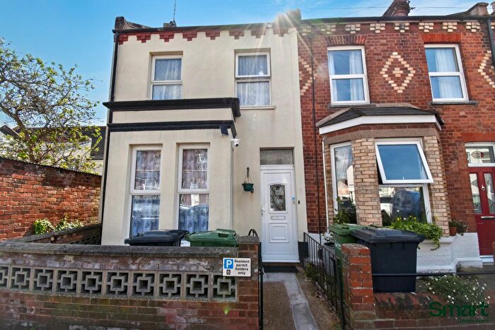 3 Bedroom End Terrace House For Sale In Clarence Road, Exeter, EX4