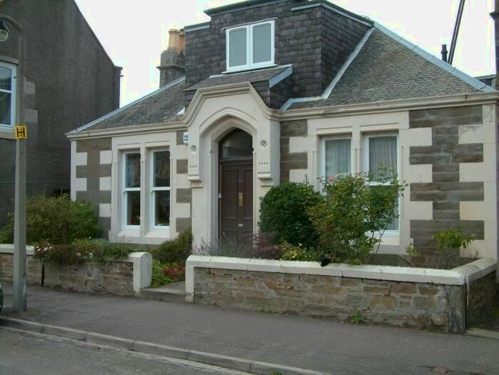 3 Bedroom Detached Bungalow To Rent In 17 Castle Street, Broughty Ferry