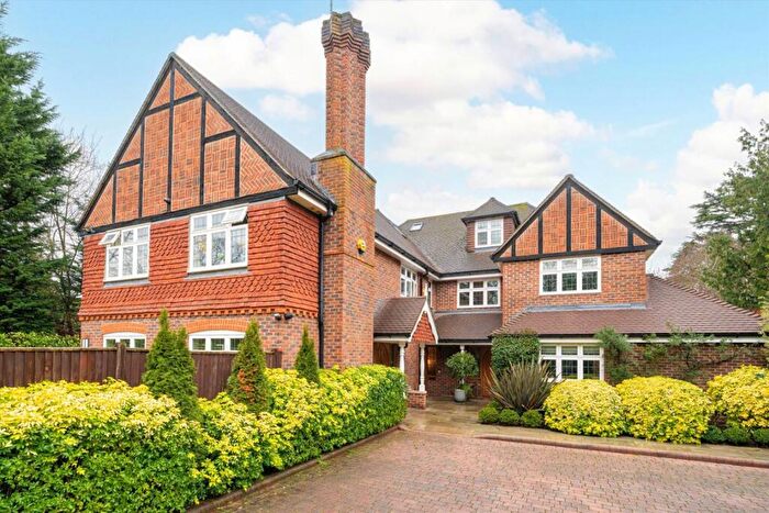4 Bedroom Terraced House For Sale In Heatherfield Lane, Weybridge, KT13