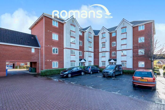 2 Bedroom Apartment To Rent In Woodland Walk, GU12
