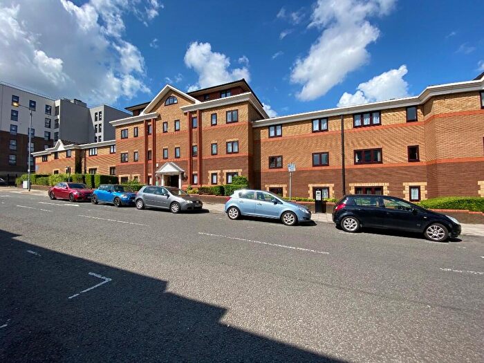 2 Bedroom Flat To Rent In Collingdon Street, Luton, Bedfordshire, LU1