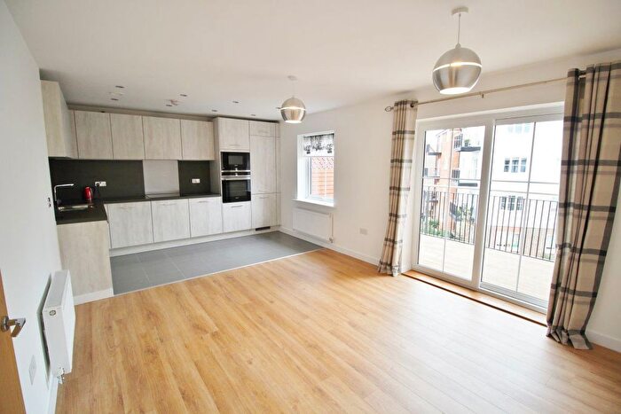 2 Bedroom Flat To Rent In Eden Road, Dunton Green, Sevenoaks, TN14