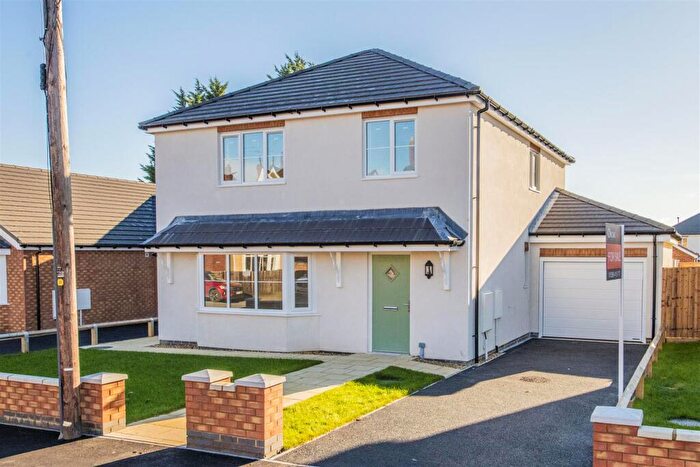 4 Bedroom Detached House For Sale In Beatrice Road, Kettering, NN16