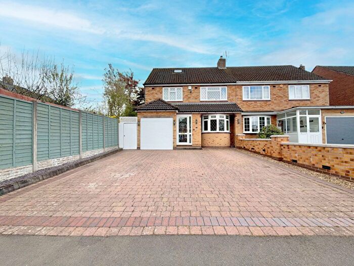 4 Bedroom Semi Detached House For Sale In Rushleigh Road, Majors Green, B90