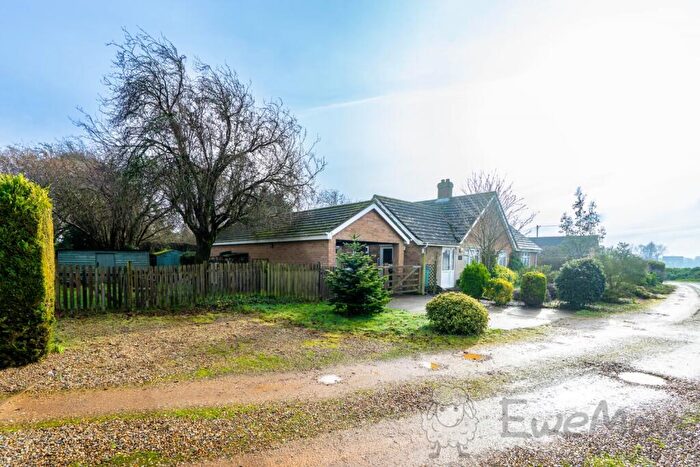 2 Bedroom Bungalow For Sale In St. Edmunds Close, Forncett St. Peter, Norwich, Norfolk, NR16