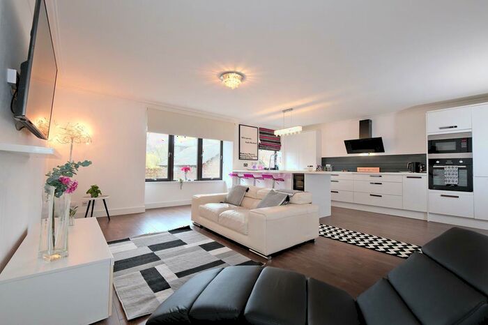 2 Bedroom Flat To Rent In Albert Den, First Floor, Aberdeen, AB25