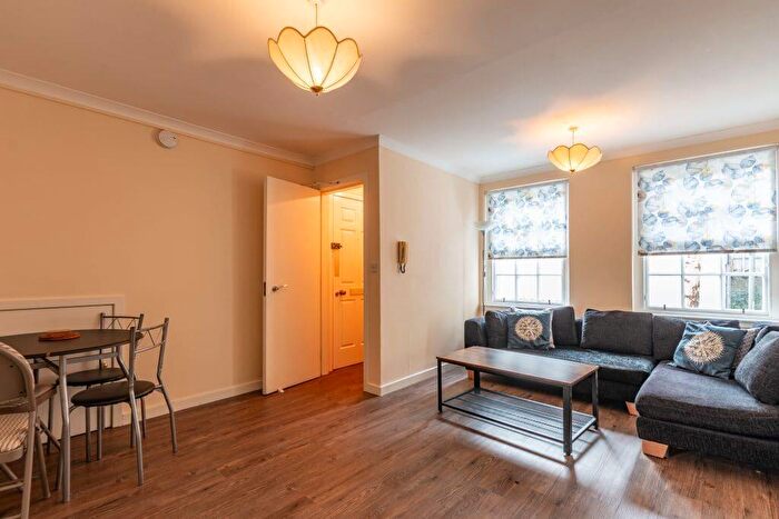 2 Bedroom Flat To Rent In L – Haddon's Court, Edinburgh, EH8