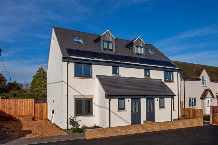 3 Bedroom Semi-Detached House For Sale In Combe Road, Stonesfield, Witney, OX29