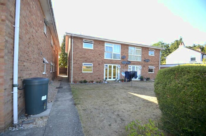 2 Bedroom Maisonette To Rent In Reedsfield Road, Ashford, TW15