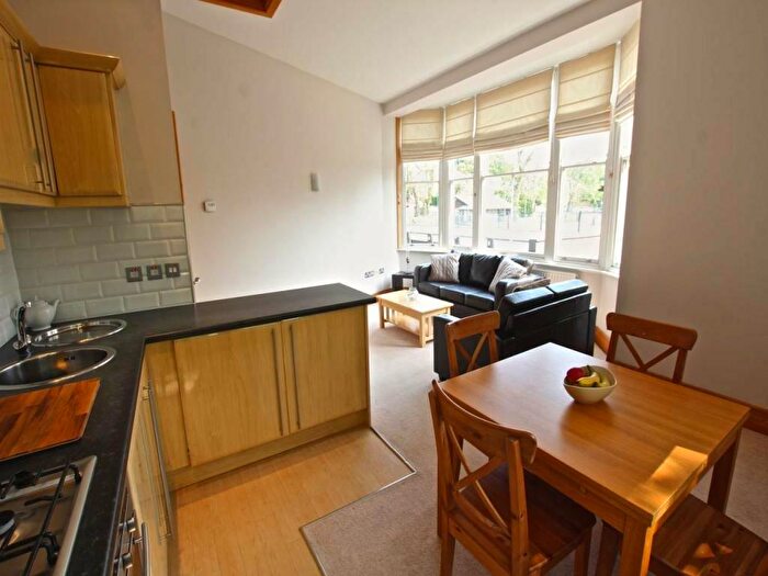 1 Bedroom Flat To Rent In The Lodge, Lucknow Road, Nottingham, Nottinghamshire, NG3