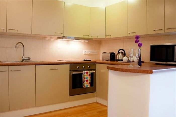 2 Bedroom Apartment To Rent In Butler Close, Jericho, Oxford, OX2