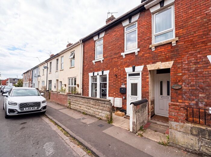 3 Bedroom Terraced House To Rent In North Street, Swindon, Wiltshire, SN1