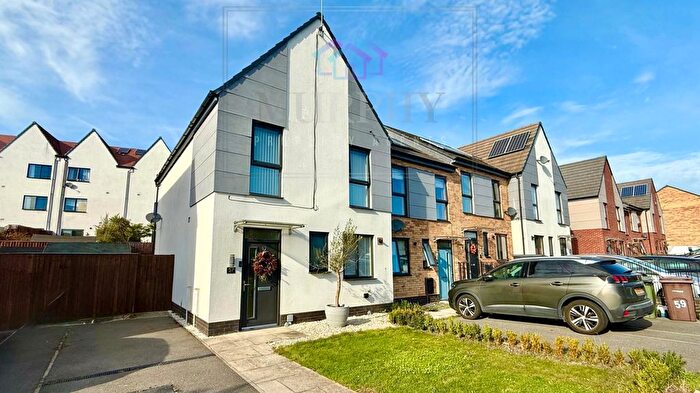 3 Bedroom End Of Terrace House For Sale In Curlew View, South Elmsall, Pontefract, West Yorkshire, WF9