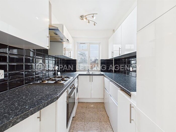 3 Bedroom Flat To Rent In Chiswick Village, London, W4