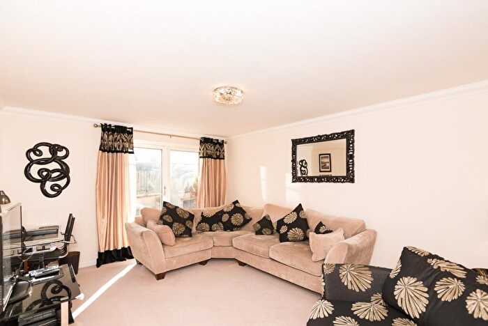 2 Bedroom Flat To Rent In Broomhill Road, Aberdeen, AB10