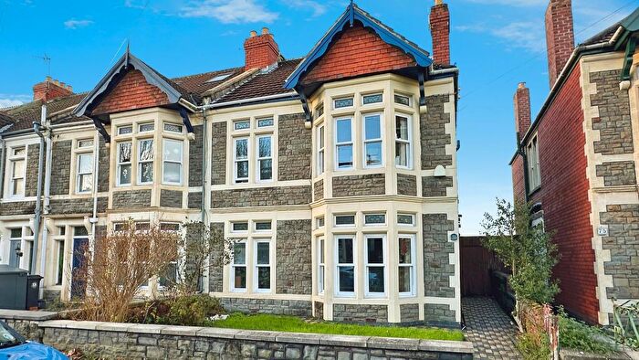 4 Bedroom End Of Terrace House For Sale In Thingwall Park, Bristol, BS16