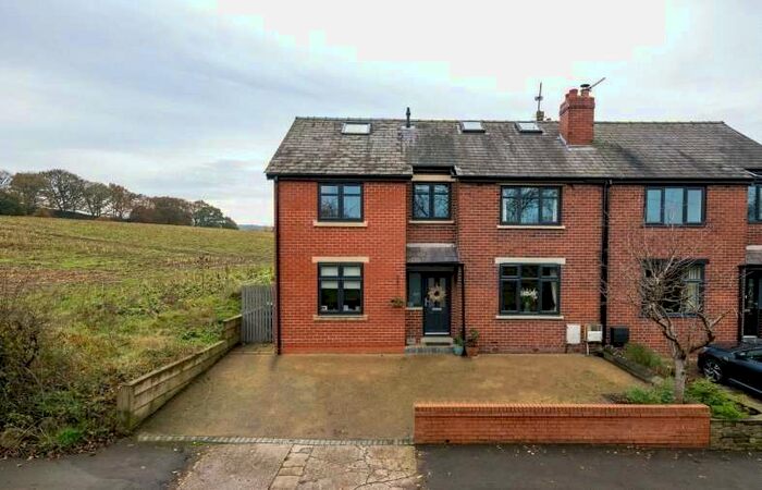 4 Bedroom Semi-Detached House For Sale In Appley Lane South, Appley Bridge, Wigan, WN6