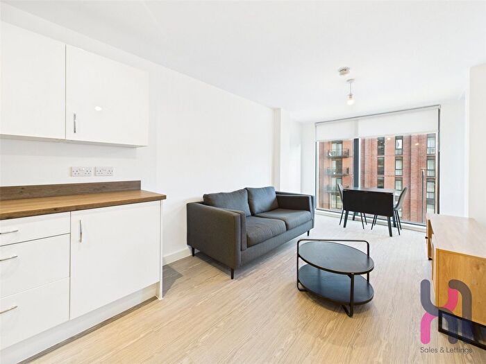 1 Bedroom Flat To Rent In The Landmark, Oldfield Road, Salford, M5