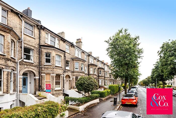 2 Bedroom Flat For Sale In Denmark Villas, Hove, BN3