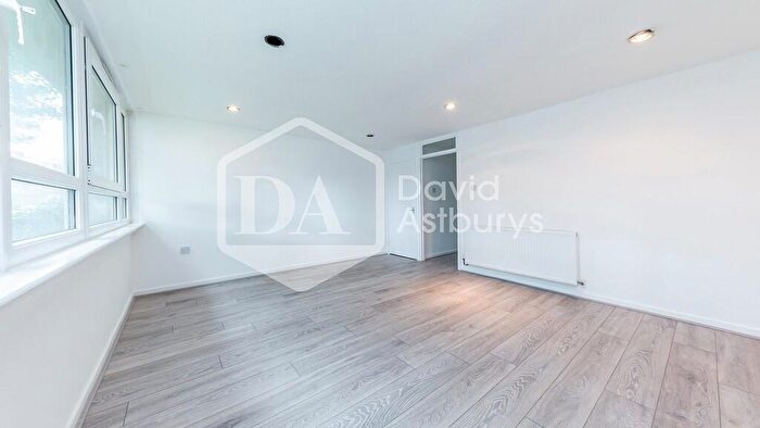 3 Bedroom Apartment To Rent In Palmers Road, Arnos Grove, London, N11