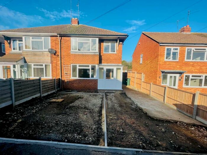 3 Bedroom End Of Terrace House To Rent In Sinclair Avenue, Banbury, OX16