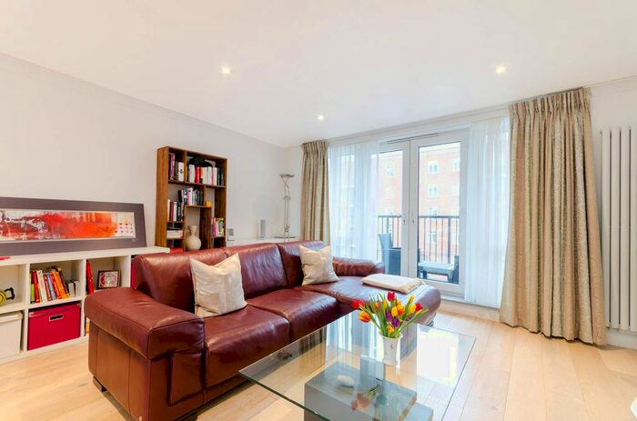 2 Bedroom Flat To Rent In Keswick Road, East Putney, London, SW15