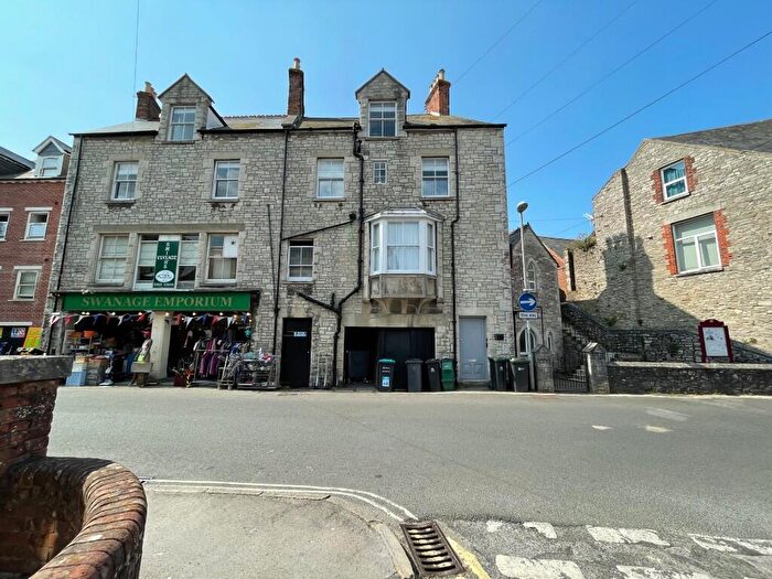 2 Bedroom Flat To Rent In Kings Road East, Swanage, Dorset, BH19