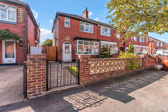3 Bedroom Semi-Detached House For Sale In Campden Crescent, Cleethorpes, DN35