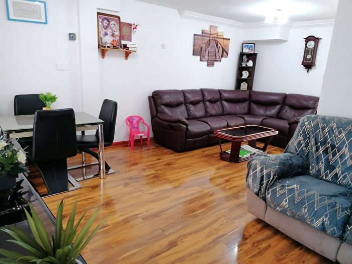 3 Bedroom Terraced House To Rent In Teddington Villas, Shakespeare Drive, Westcliff-On-Sea, SS0