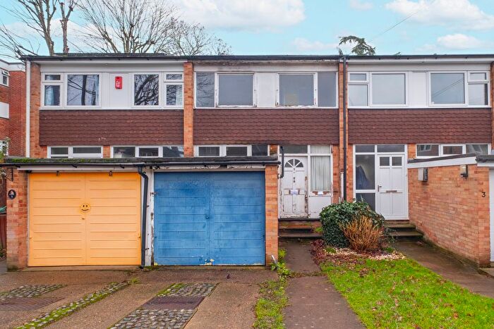 3 Bedroom Terraced House For Sale In Edward Close, Hampton, TW12