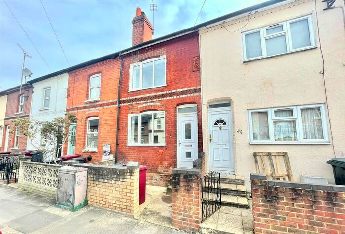 3 Bedroom Terraced House To Rent In Elgar Road, Reading, Berkshire, RG2