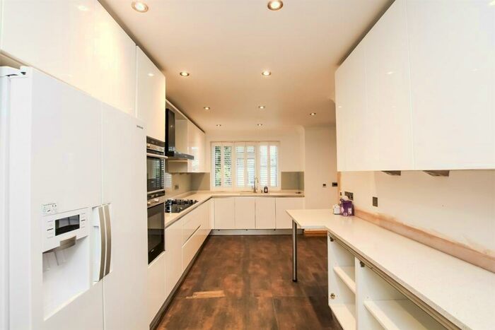 5 Bedroom House To Rent In Ridge Hill, Golders Green, NW11