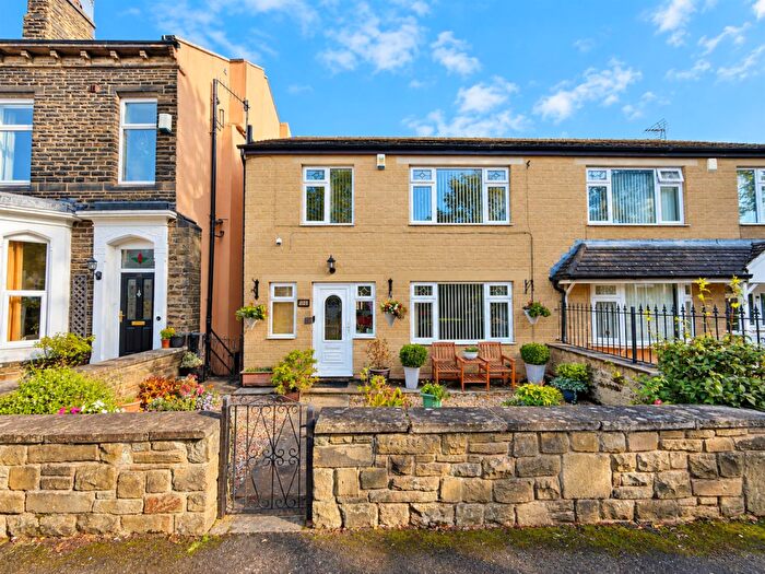 3 Bedroom Semi Detached House For Sale In The Grove, Idle, BD10