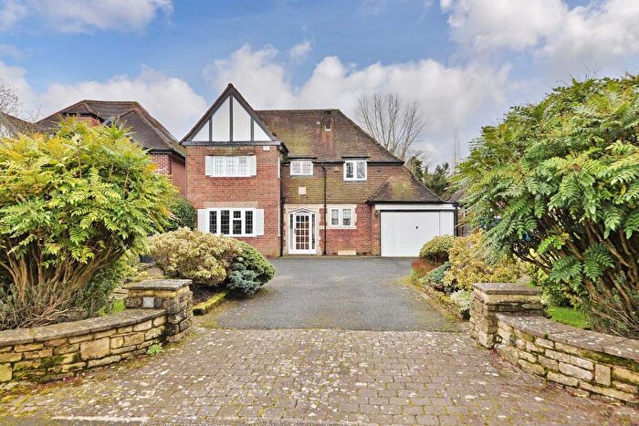 4 Bedroom Detached House For Sale In Fitz Roy Avenue, Birmingham, B17