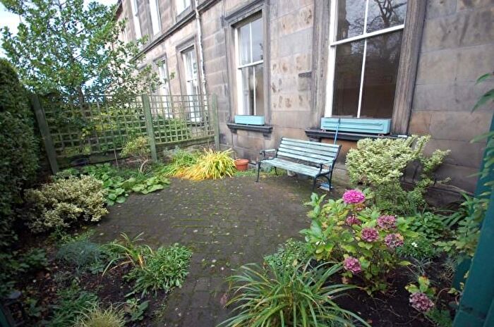 1 Bedroom Flat To Rent In Bellevue Place, Edinburgh, EH7