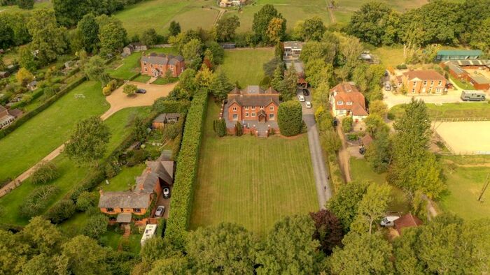 5 Bedroom Detached House For Sale In Lake Road, Curdridge, Southampton, SO32