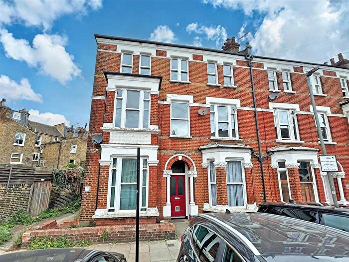 3 Bedroom Maisonette For Sale In Strathblaine Road, Battersea, London, SW11