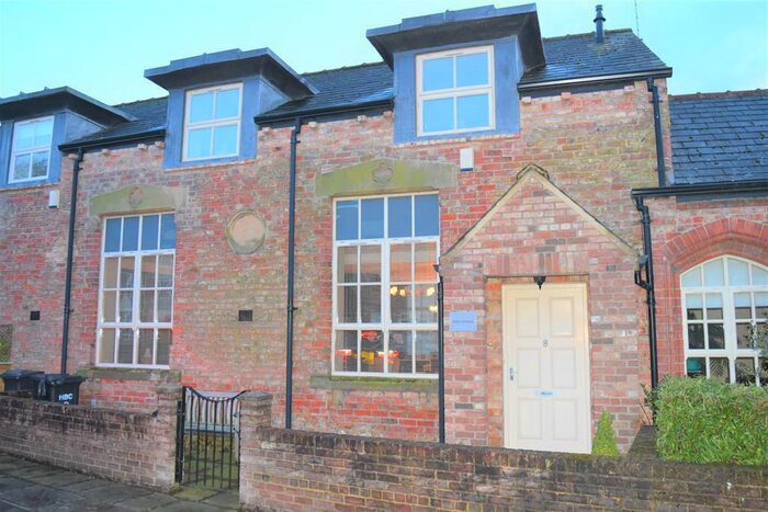 2 Bedroom Cottage To Rent In All Saints Square, Ripon, HG4