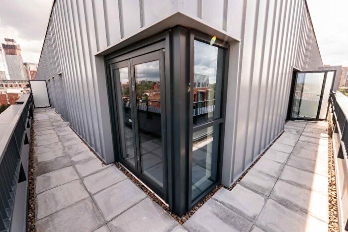 3 Bedroom Apartment To Rent In Cross Lane, Manchester, Greater Manchester, M5