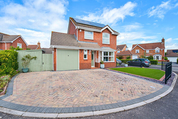 3 Bedroom Detached House For Sale In The Hedges, St Georges - Fantastic Extended Home, BS22