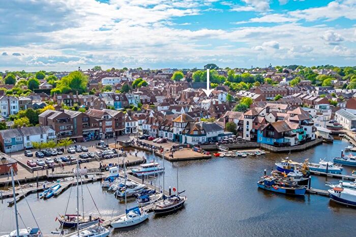 2 Bedroom Apartment For Sale In Quay Hill, Lymington, Hampshire, SO41