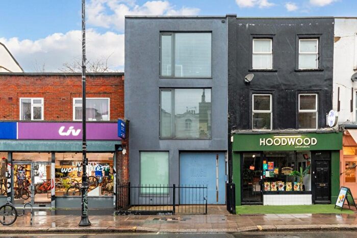 1 Bedroom Apartment For Sale In Kentish Town Road, London, NW1