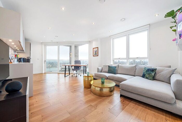 2 Bedroom Flat For Sale In Brixton Hill, SW2
