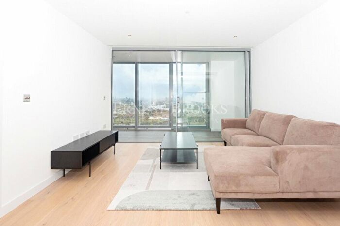 1 Bedroom Apartment To Rent In Landmark Pinnacle, Marsh Wall, Canary Wharf, E14